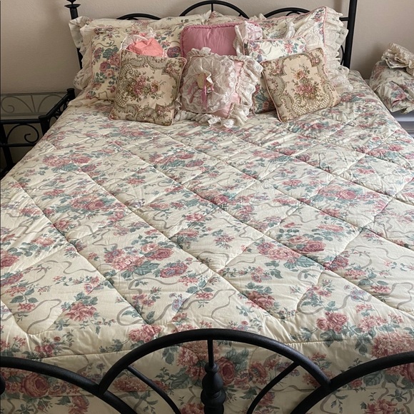 Croscill | Bedding | Vintage Croscill 